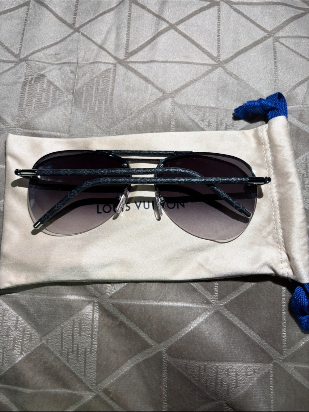 Louis Vuitton Men’s Grey Gradient Aviator Sunglasses